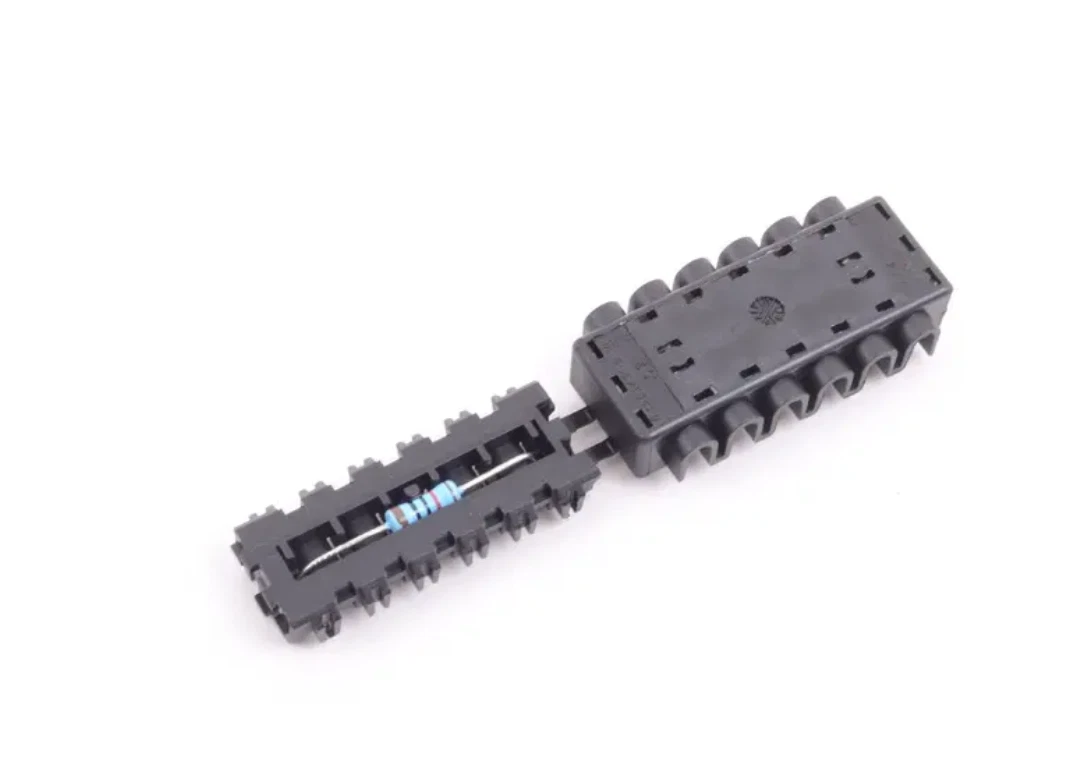 NEW BMW 5 E60 CONNECTOR QUADRUPLE BLACK 61138373688 8373688 