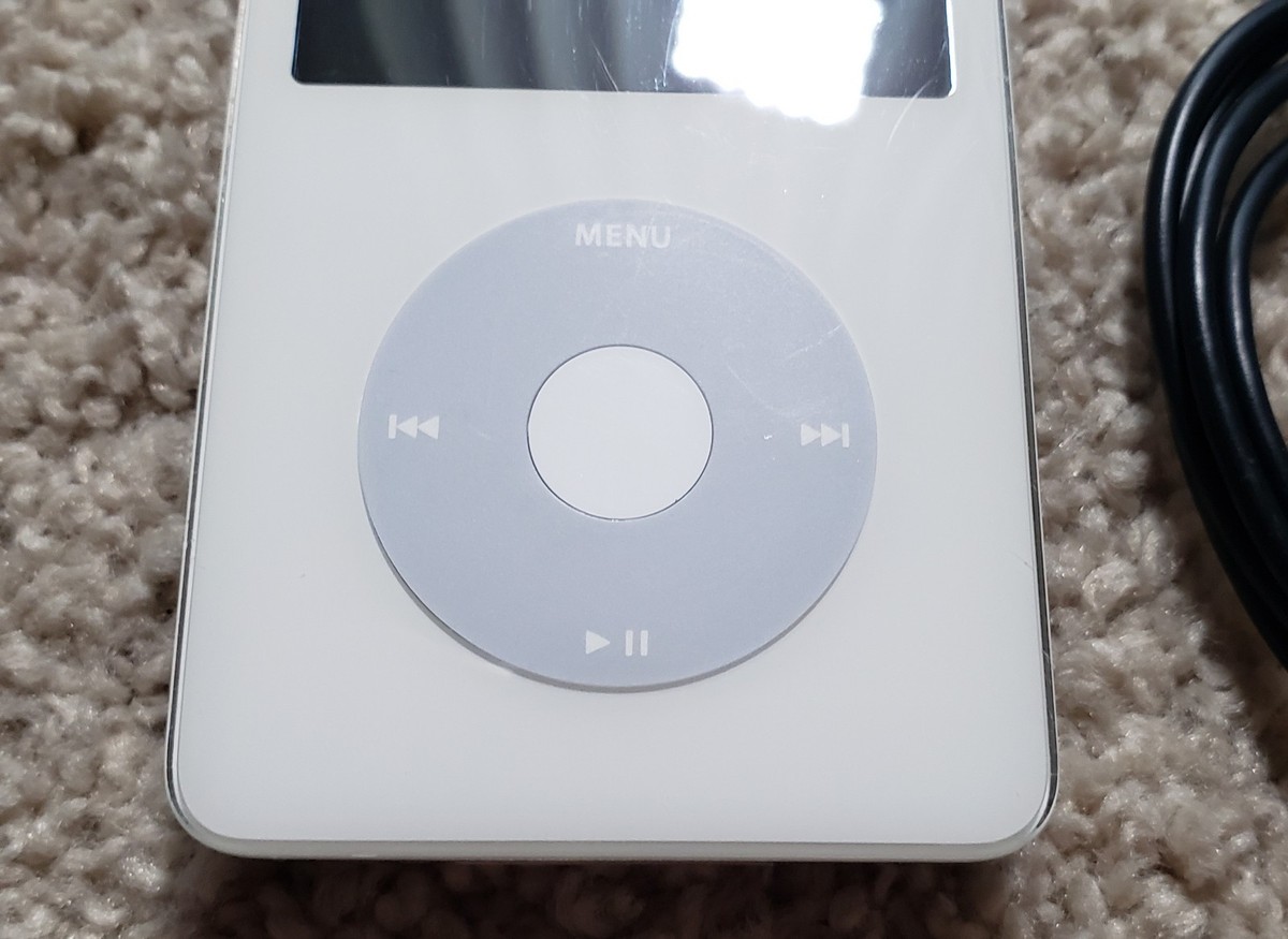 Apple iPod classic 5th Generation White (80GB) (MA448LL) - READ