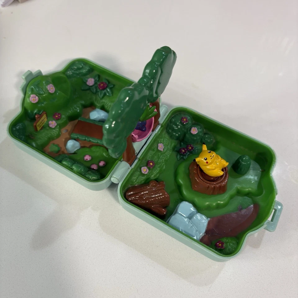 Tomy Nintendo Pokemon Polly Pocket Pikachu Viridian Forest Juego De Colección 1997 Foto 3 de 4