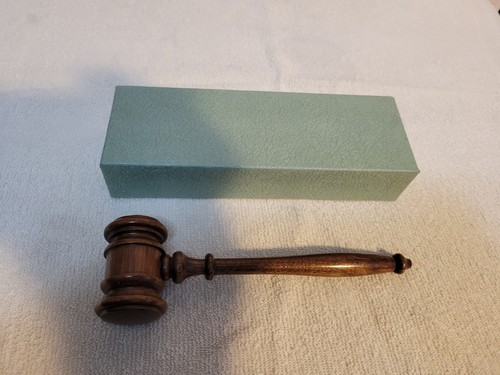 A GIBSON GAVEL KC-125 BY C.R. GIBSON WITH BOX  NICE 
