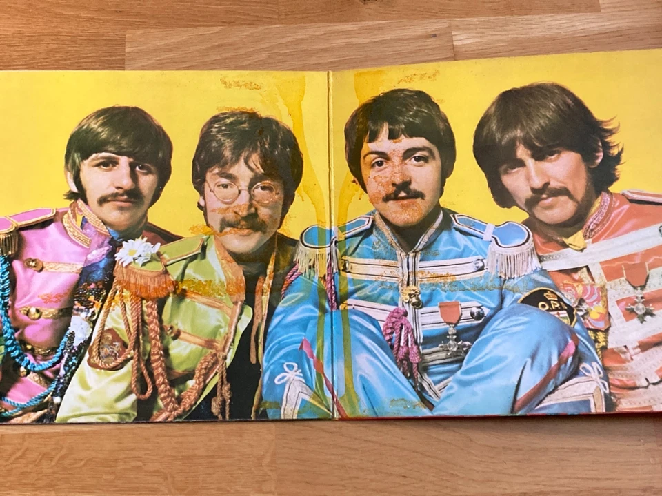 The Beatles Sgt. Pepper's Lonely Hearts Club Band · Lp · 1980, photo 3 of 5