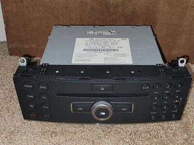 08-11 Mercedes W204 C350 C250 Navigation Command Head Unit DVD CD Audio OEM