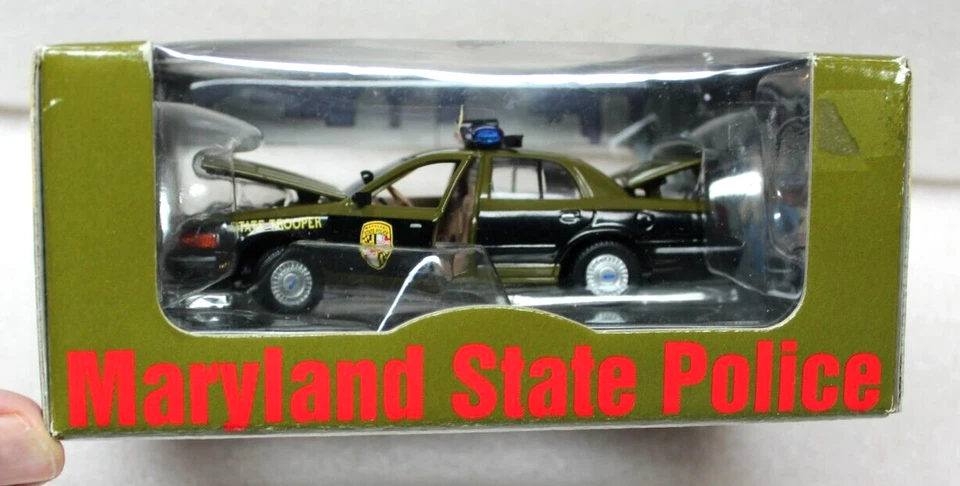 2000/2001 FORD CROWN VIC. INTERCEPTOR Police Cars - 1:43 - GEARBOX - 4 choices - Image 3 of 4