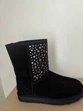Ugg Australia Womens Classic  Short Stud II Boot  Size 8 NIB