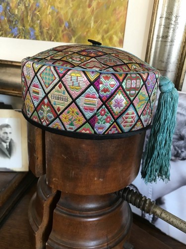 BEAUTIFUL ANTIQUE CHINESE SILK SMOKING HAT EMBROIDERY TEXTILE - Picture 3 of 3