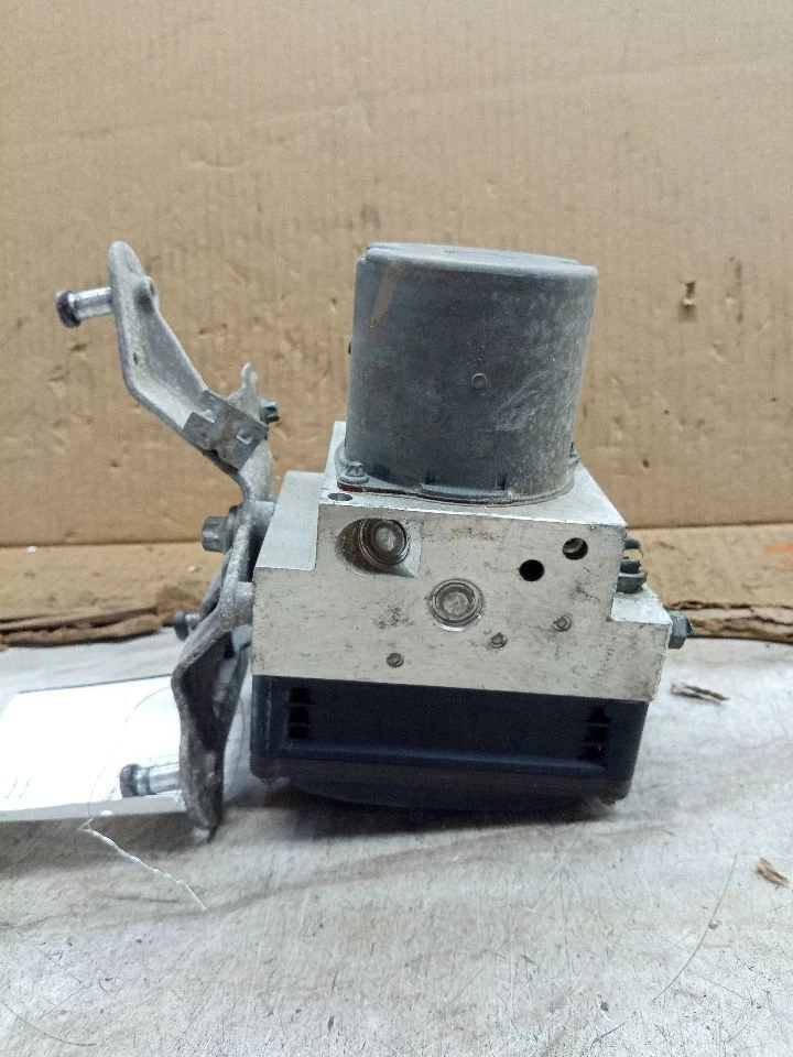 Used ABS Pump and Motor Assembly fits: 2007 Mercedes-benz Mercedes cls-class 211 Foto 4 de 4