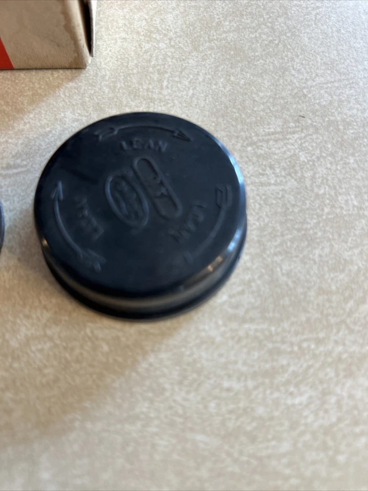 Carcasa termostato obturador Ford Galaxie Fairlane Mustang C5AZ-9848-B nuevo de stock Foto 2 de 4