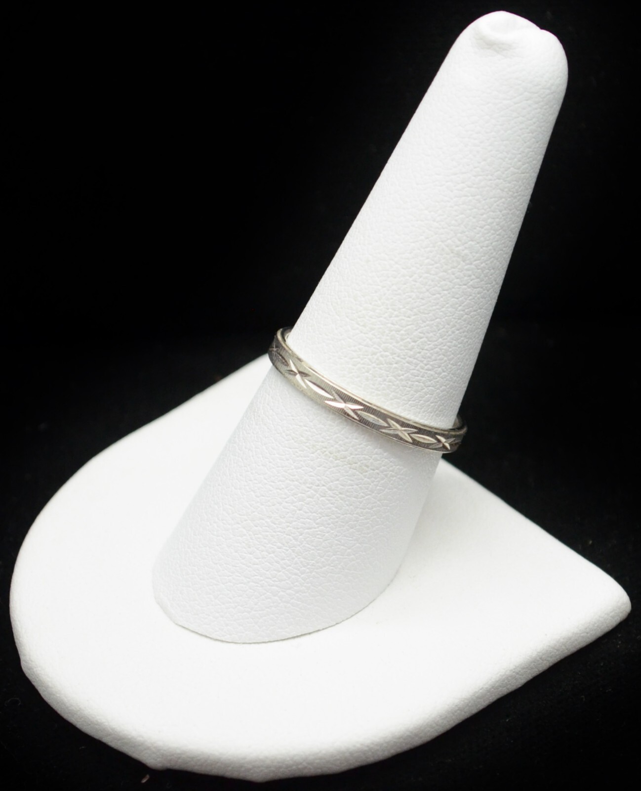 Sterling Silver Gorgeous Simple Patterned Band Ri… - image 3