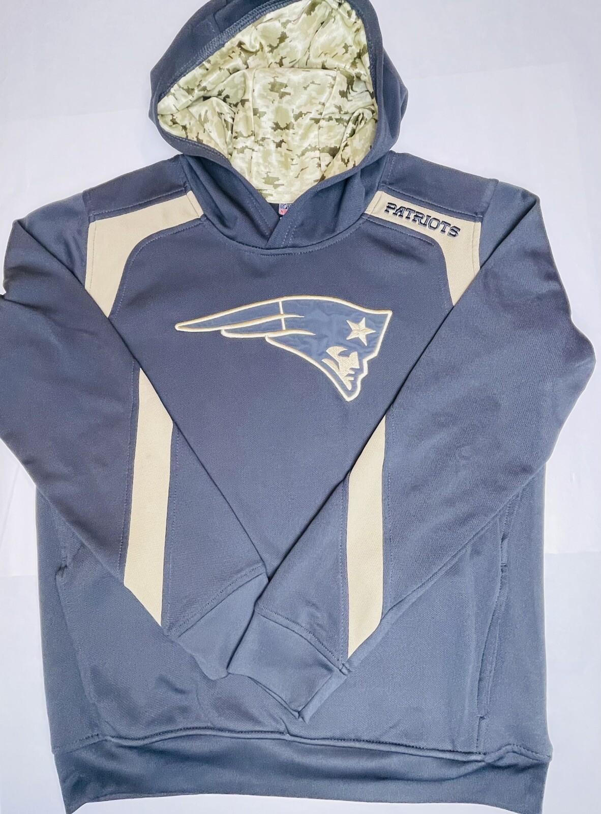 New England Patriots Salute to Service Youth Football Hoodie LS Size 14/16