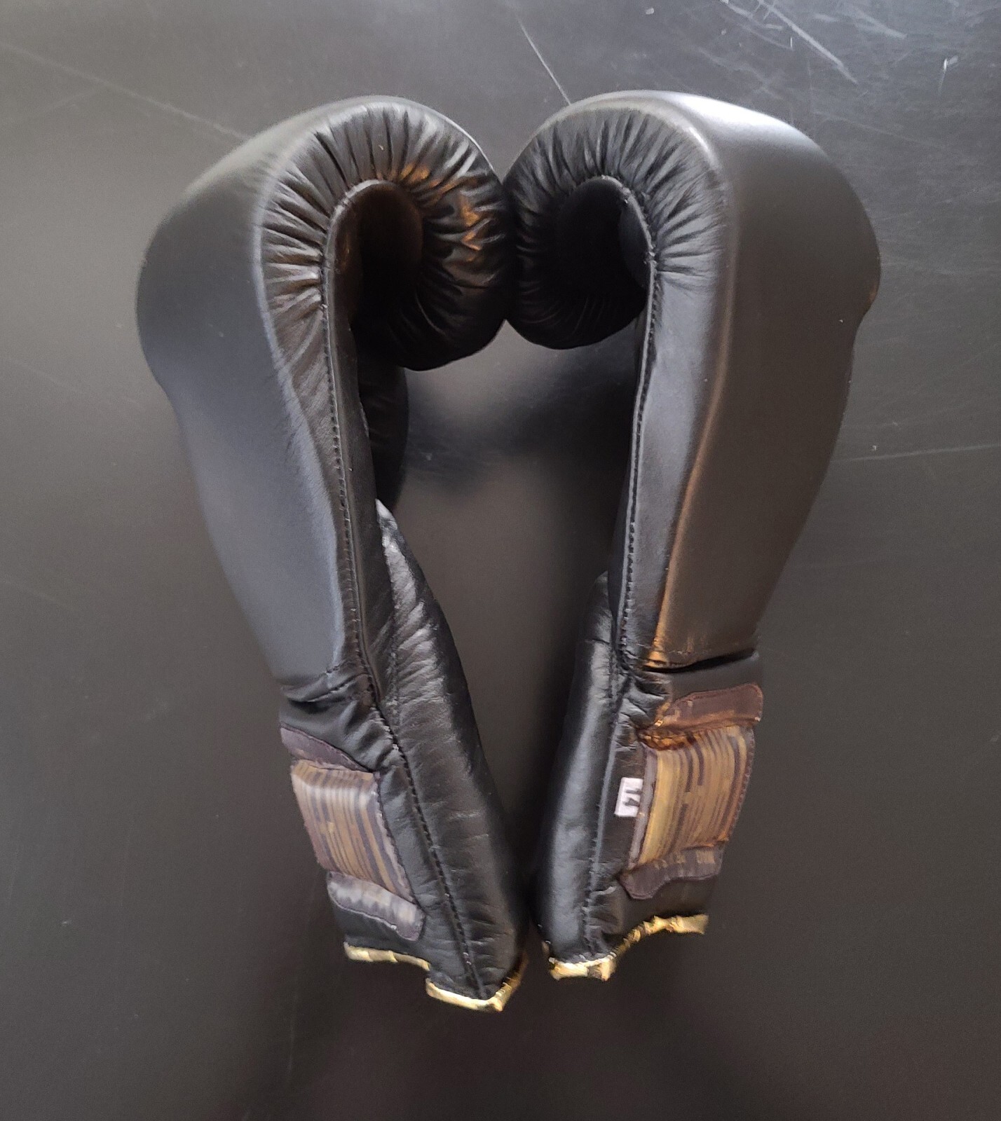 Campeon Boxing Gloves Professional Grade Genuine Leather Mexico Black