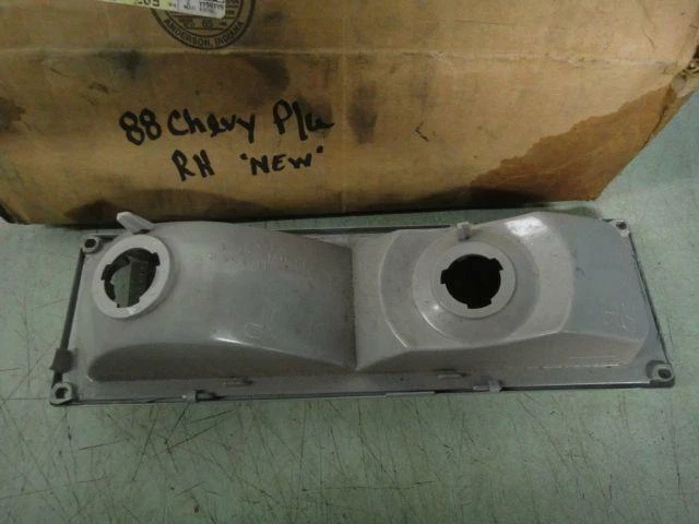 LUZ INTERMITENTE DELANTERA Lámpara CHEVY PICKUP 20 Derecha Derecha 83 84 85 86 87 88 Foto 2 de 2