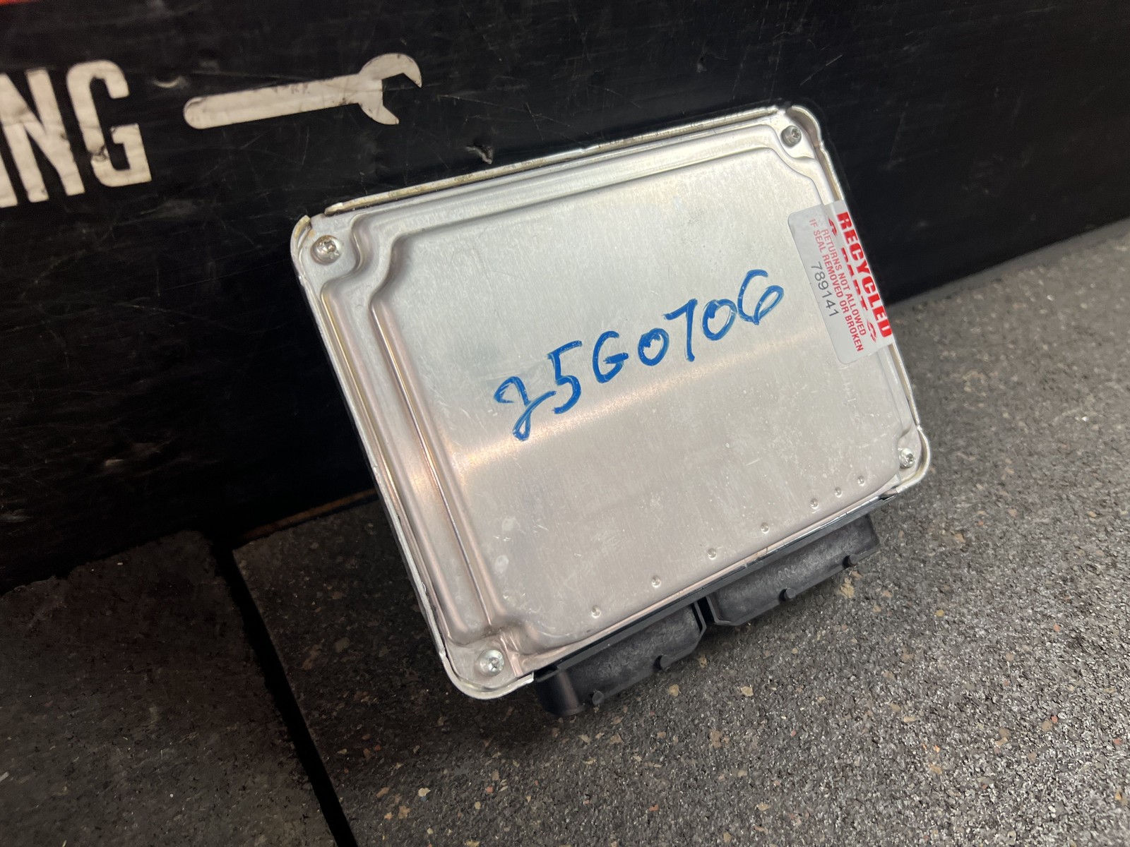 07-12 BENTLEY CONTINENTAL GTC 6.0 LEFT & RIGHT ENGINE CONTROL MODULE 07C906018EN