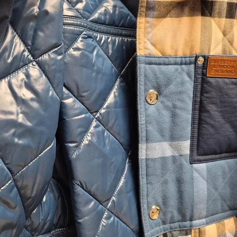 Burberry Quilted Patchwork Jacket - Excellent Con… - image 2