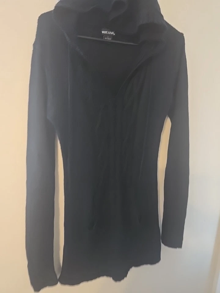 Cubierta/capucha Wet Seal negra grande para mujer Foto 2 de 4