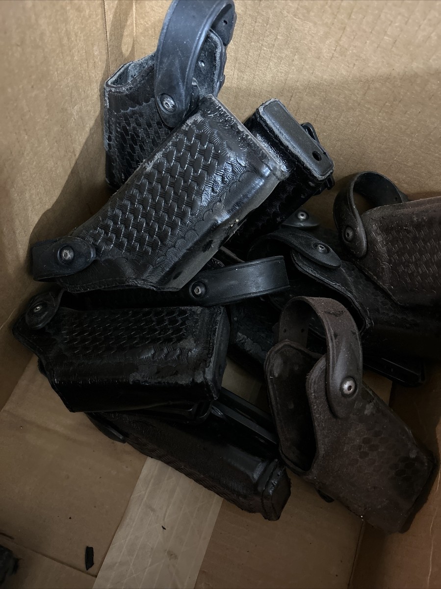 Safariland 6520-64 Taser X26 Holsters Right Hand w/ belt clip