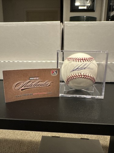 Luke Hochevar Autographed Ball- TRISTAR Authentics- KANSAS CITY ROYALS ⭐️