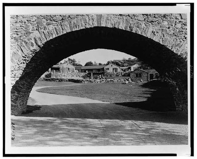 Arthur Curtiss James Home,Suprise Valley,Newport,Rhode Island,Archway,Cottages