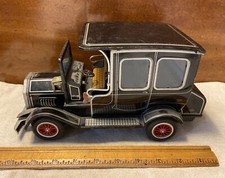 Vintage 1960s S.H. Horikawa Japan Old Fashioned Car Battery Operated Tin Toy