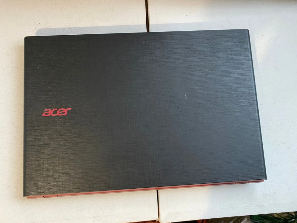 PORTATIL ACER ASPIRE E15 E5-573 15.6" ROJO i3-4005U 128SSD 8GB RAM SIN CARGADOR - Imagen 2 de 4