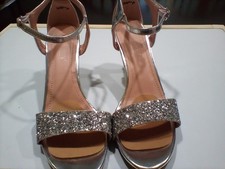 Womens silver mid heel party shoes Size 9