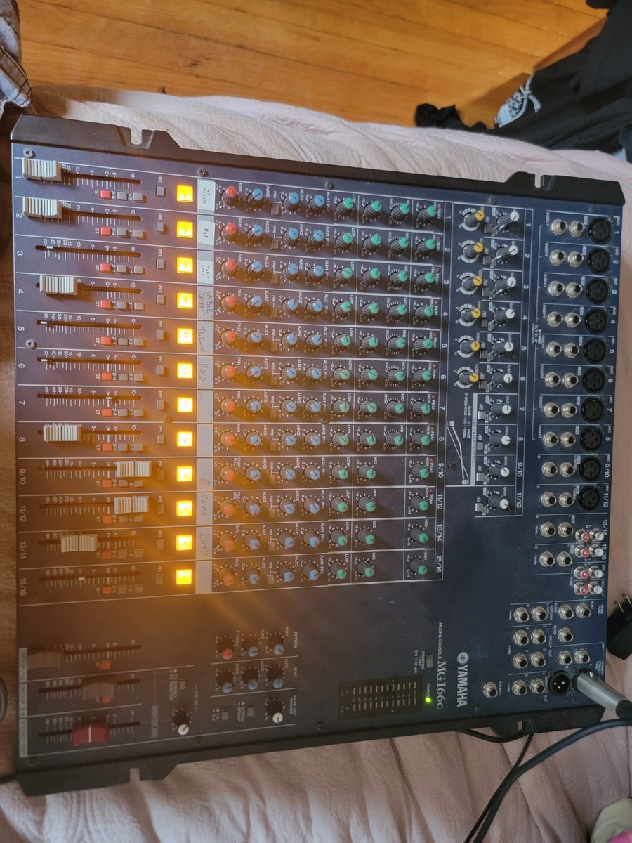 Yamaha MG166C 16 Channel Mixing Desk Console with power supply For