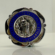 Badge Pendant General Nursing Council for England & Wales Registered Nurse 1952