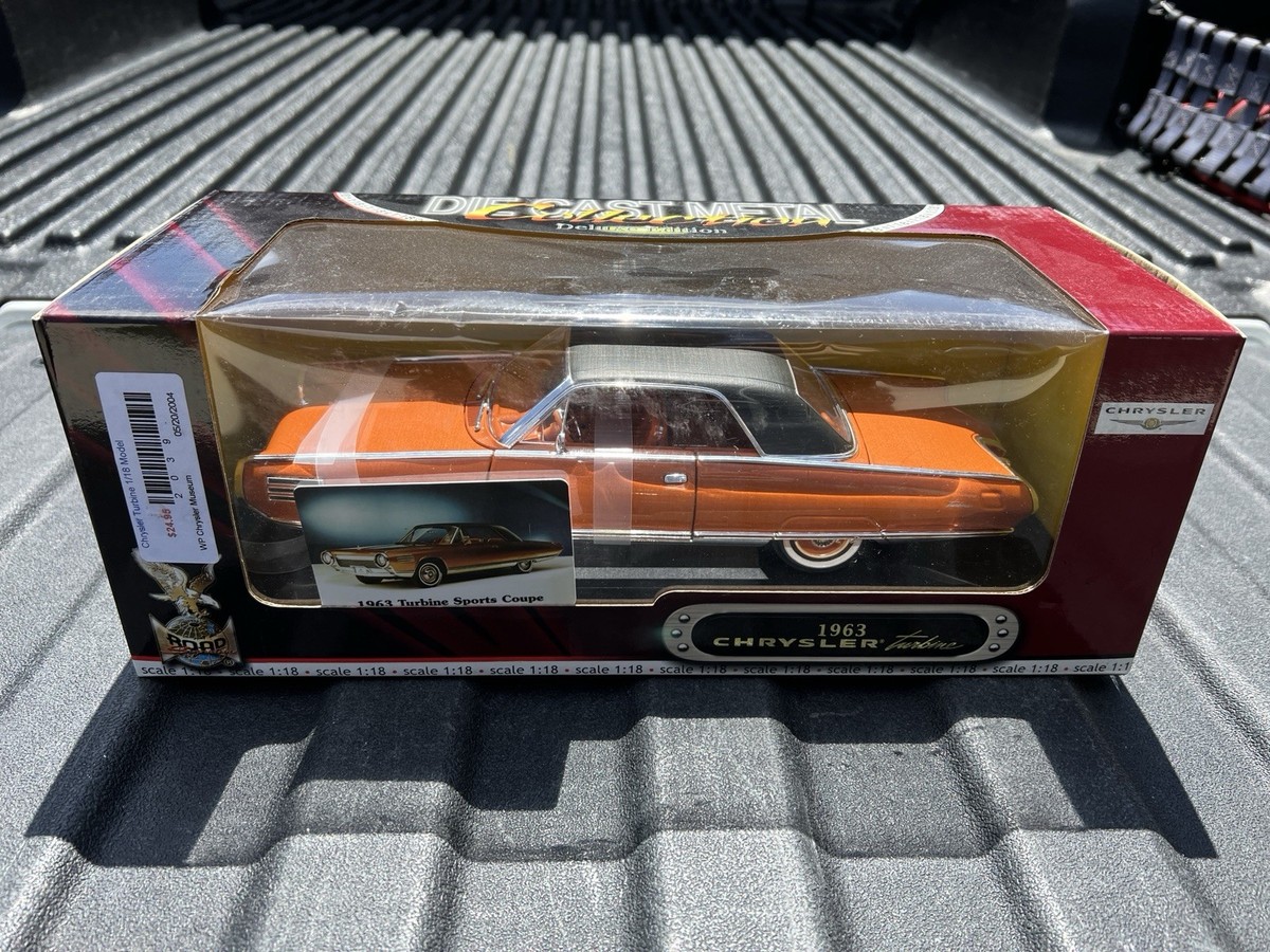 Road Signature 1963 Chrysler Turbine 1:8 Diecast Model Car