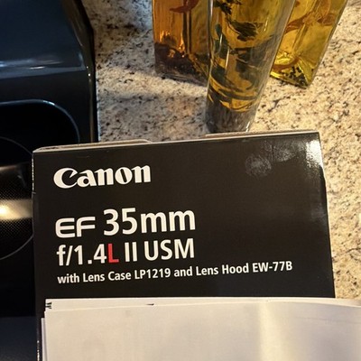 Canon EF 35mm F/1.4l II USM Prime Lens | Pristine Condition In Box with Filter