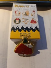 Peanuts Christmas Holiday Blind Box Pin.