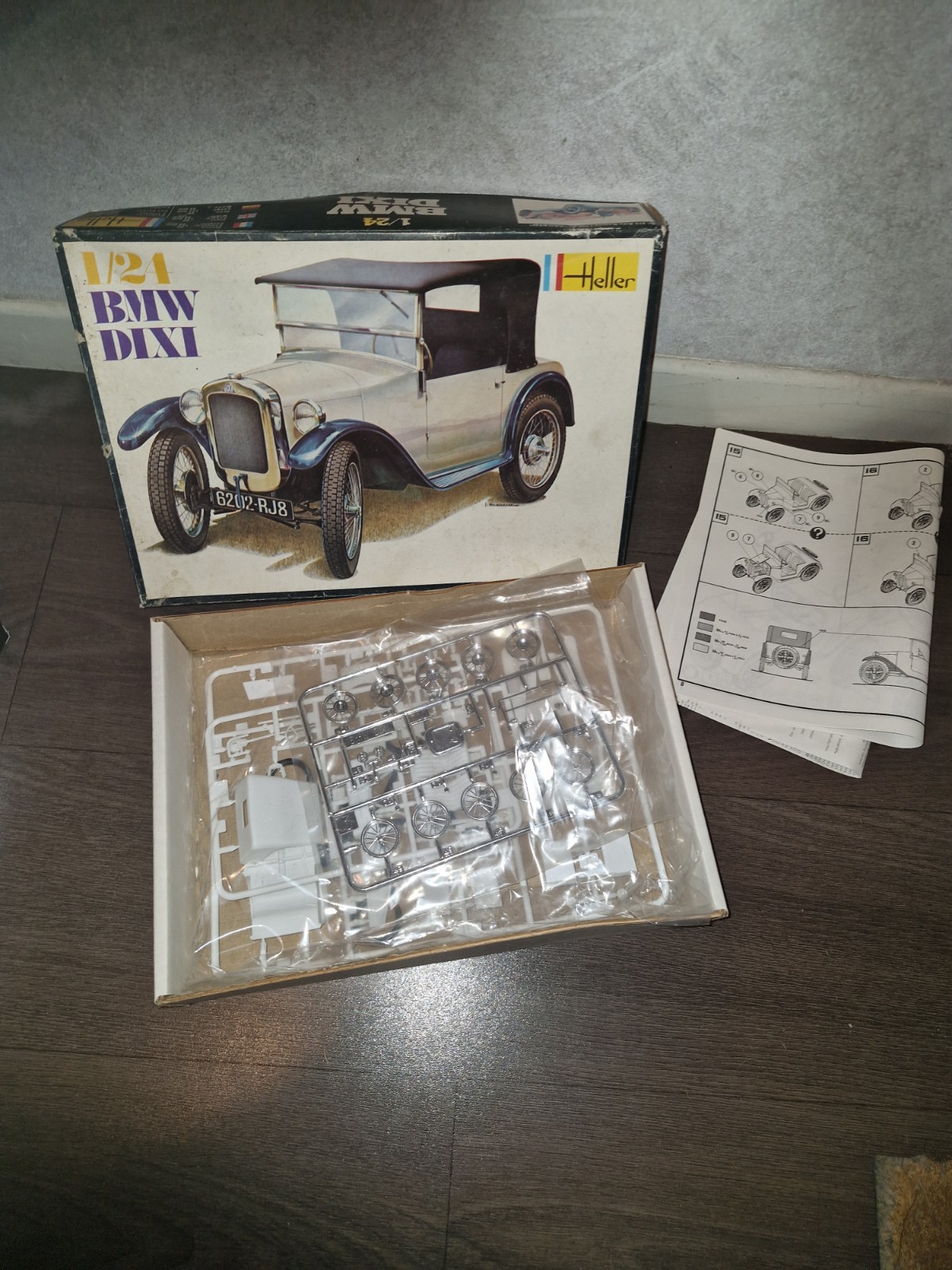 Kit de maquettes Citroën et BMW Dixi 1/24 Heller 733 en boîte neuve