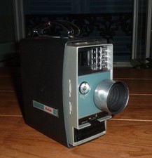 CAMERA DOUBLE 8 MM KODAK ELECTRIC AUTOMATIC 8 AVEC CHARGEUR DE FILM