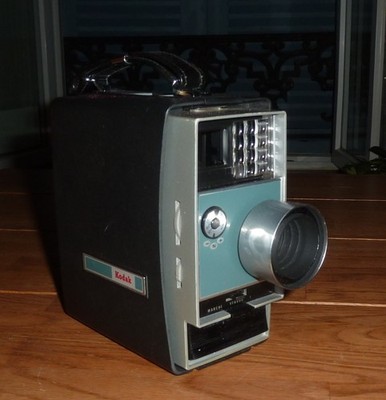 KODAK ELECTRIC AUTOMATIC 8 8MM DOPPELKAMERA MIT FILMLADEGERÄT