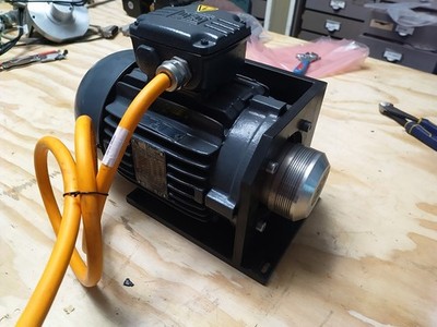 Lenze 4481-Asten Motor MDERAXX090-32 13137847 B14 C160, 220V,230V,380V,400V,480V