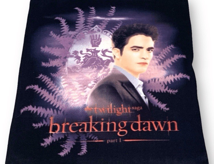 NECA Twilight Breaking Dawn Team Edward Fleece Blanket 50x60 New