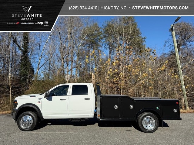 2026 Ram 5500 Tradesman Crew 4WD Cummins 11Combo Bed