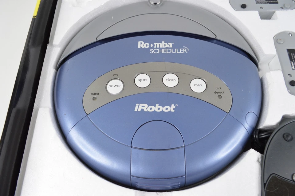 iRobot Roomba Scheduler 4230 Floor Vacuum w/ NEW BATTERY & PARTS, Charger WORKS! - Image 2 of 4