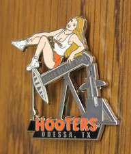 NEW HOOTERS GIRL ODESSA TEXAS GRAND OPENING 2005 HYDRAULIC OIL WELL DRILLING PIN