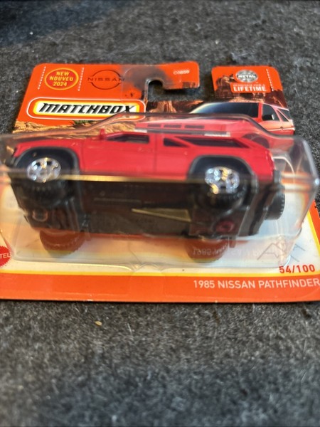 Matchbox 1985 Nissan Pathfinder 54/100 2024 1:64 Modellauto Spielzeug Offroad-image