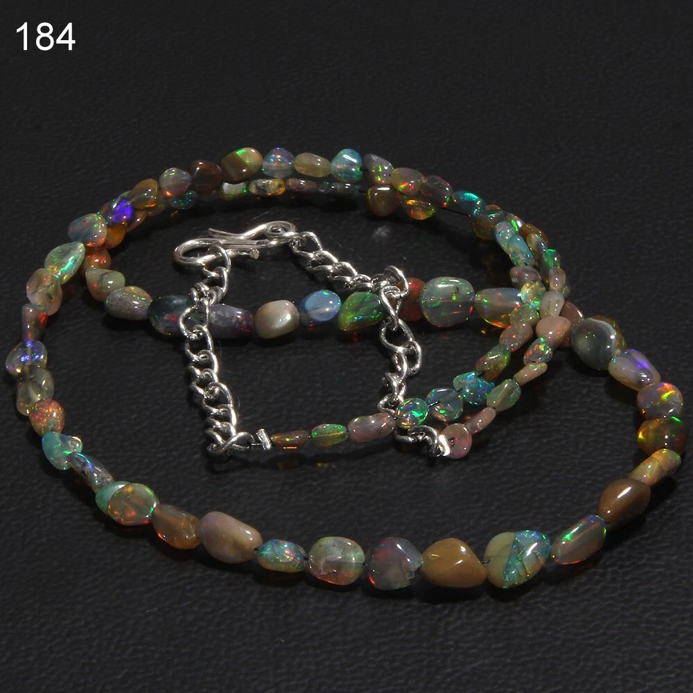 Collier lisse opale de feu Welo noire éthiopienne suprême pierre précieuse opale tombée