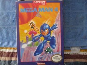 Mega Man 4 Nintendo NES System Complete In Box With Manual And Game Protector