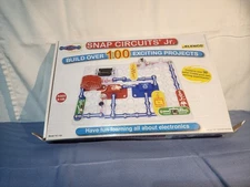 Snap Circuits Jr.SC-100 Learn Electronics Build Over 100 Projects 8+ By Elenco