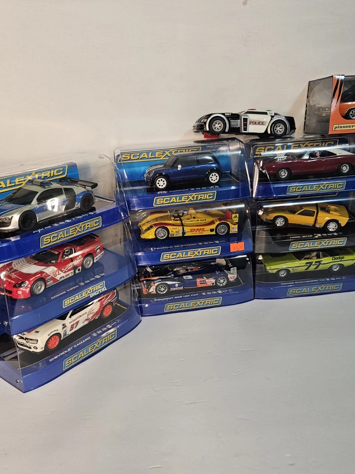 Scalextric Slot Cars Lote Mixto de 28 Coches Nuevos y Usados 1/32  Foto 3 de 4