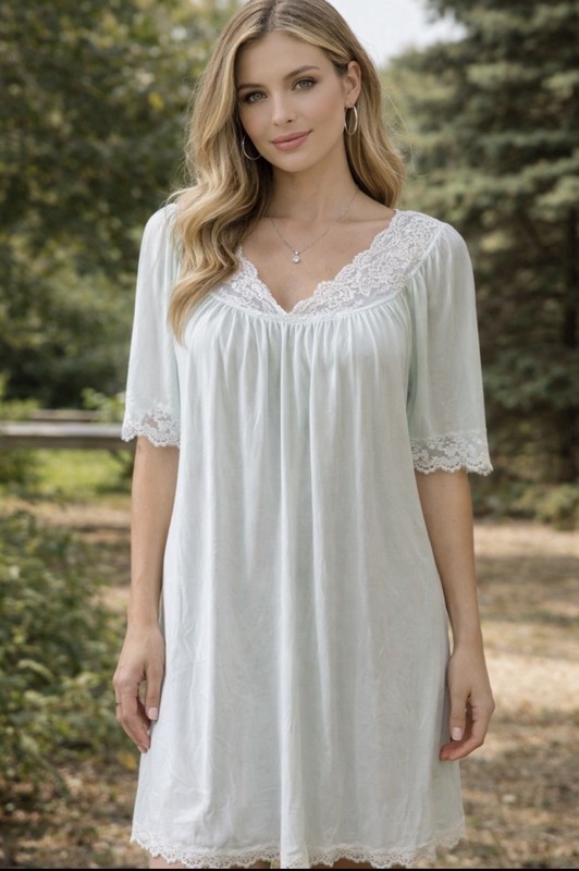 Shadowline Short Nightgown Sz M