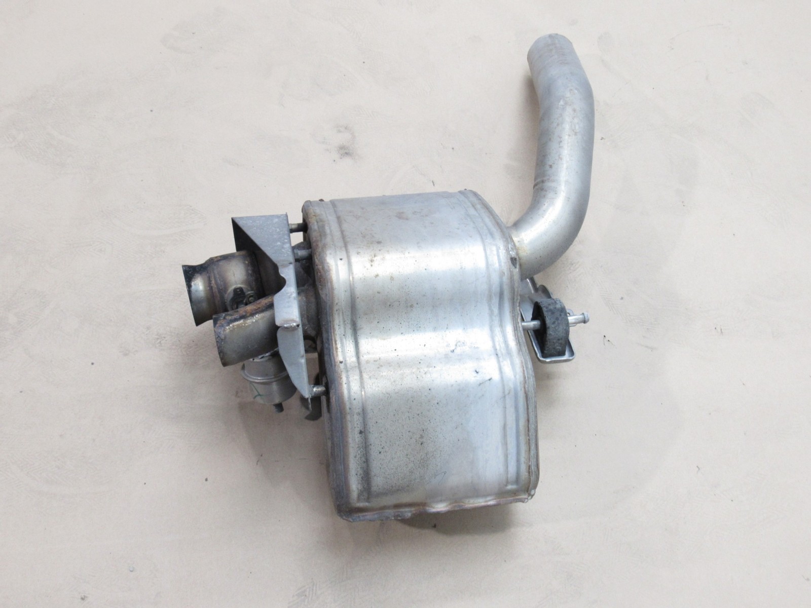 Maserati Levante 2017 Rear Left Driver Exhaust Muffler Pipe 16-24 |:Y