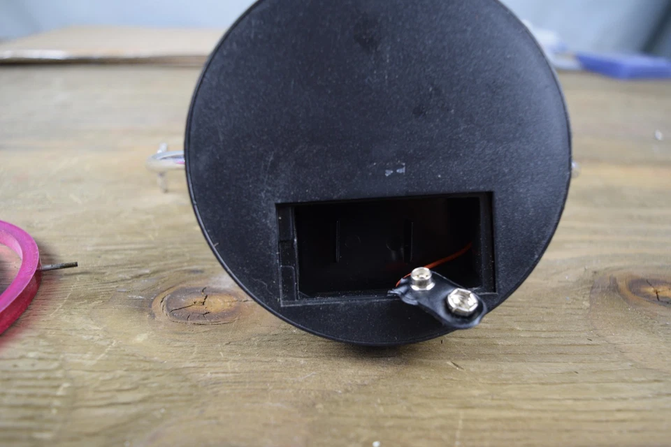 Juguete de escritorio órbita cinética movimiento perpetuo anillos giratorios alimentados por batería escultura Foto 3 de 4