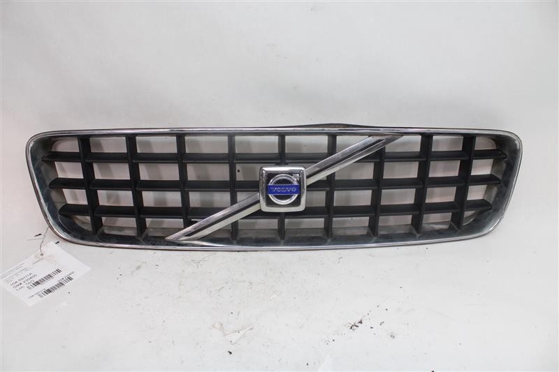 Used Volvo XC90 Front Grille 2005 5-Cylinder Hood Mounted OEM Fit