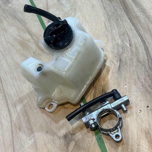 Makita DUC254 oil tank & oil pump 140A75-4 142857-4 chainsaw parts - Picture 8 of 10