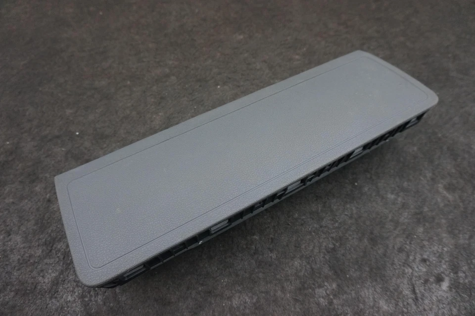 Airbag inferior de rodilla pasajero delantero derecho negro OEM 8W0880842 Audi S5 B9 2018-24 Foto 3 de 4