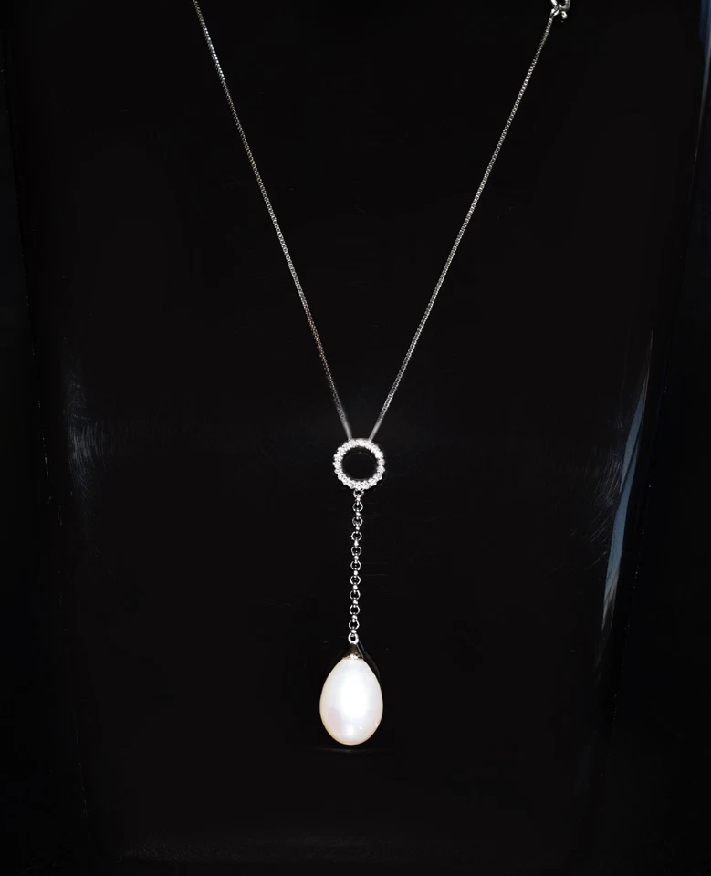 Collar de perlas y diamantes en forma de Y círculo abierto de oro blanco de 14K en forma de lágrima Foto 3 de 4