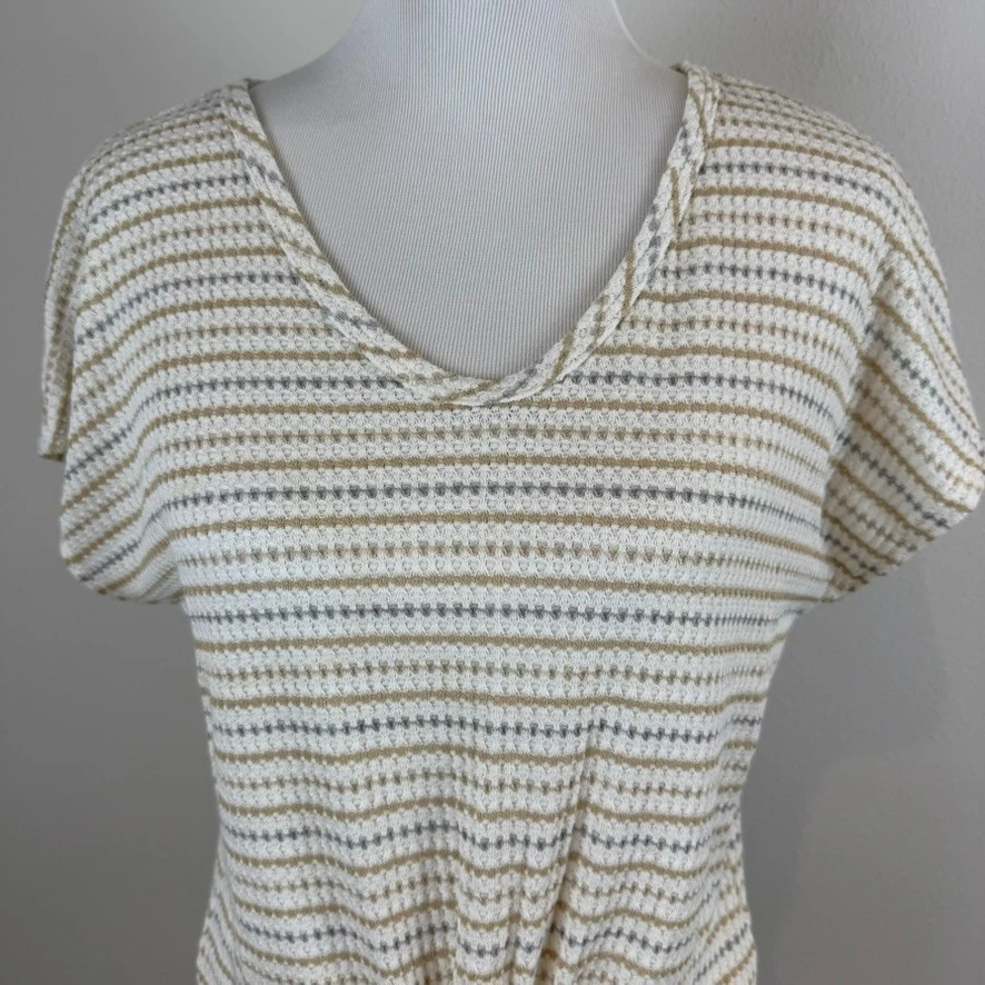 Top de mujer Paper Crane pequeño tejido gofre manga corta cuello en V nudo de lazo delantero Foto 3 de 4